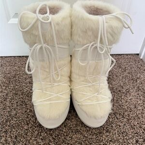 Icon Faux Fur Boot in Optical White
